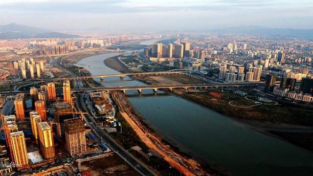 福建,尊敬的各位听众朋友们，大家好！